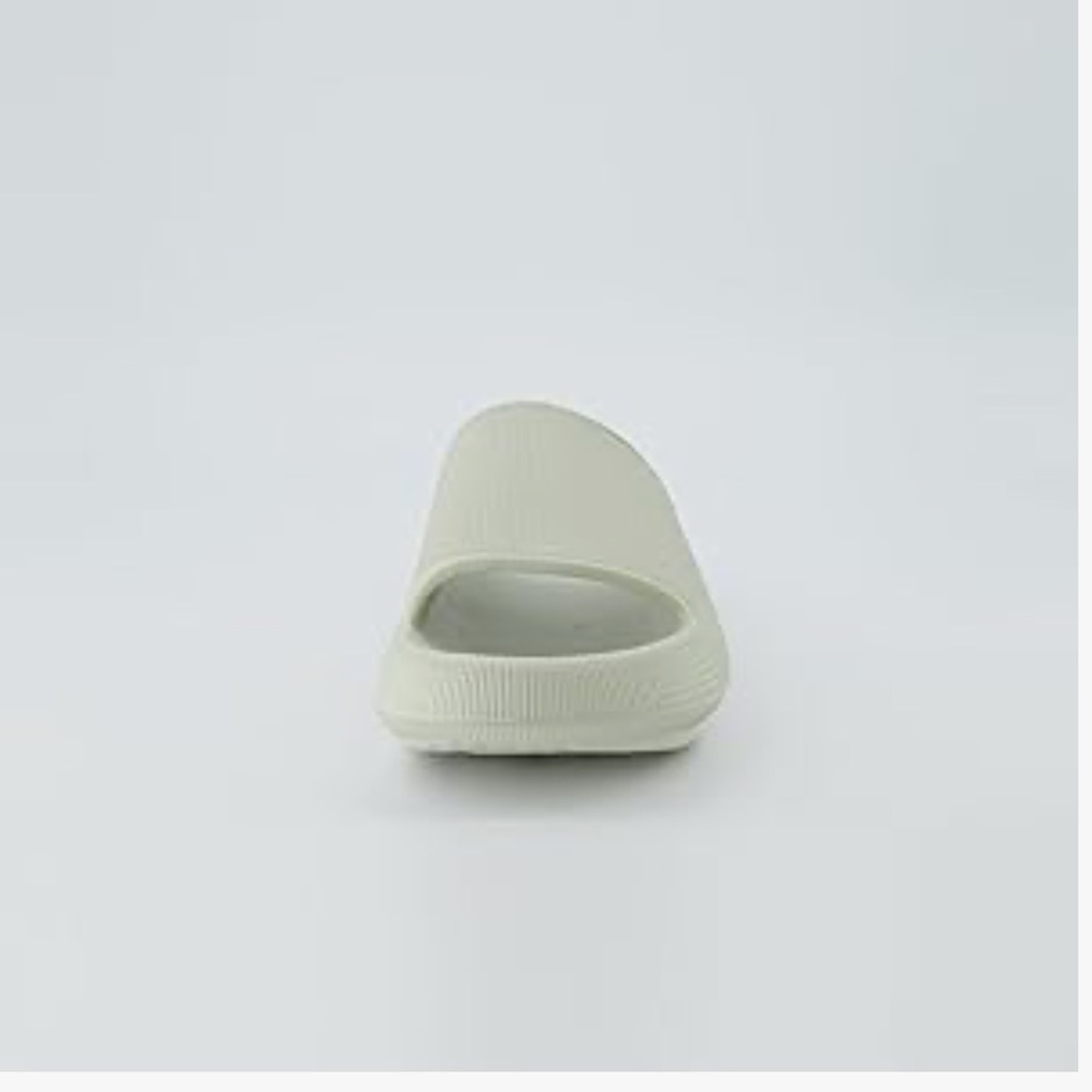 NEW~ CUSHIONAIRE Feather Cloud Recovery Slide Sandals with+Comfort SIZE 7 - Picture 4 of 7